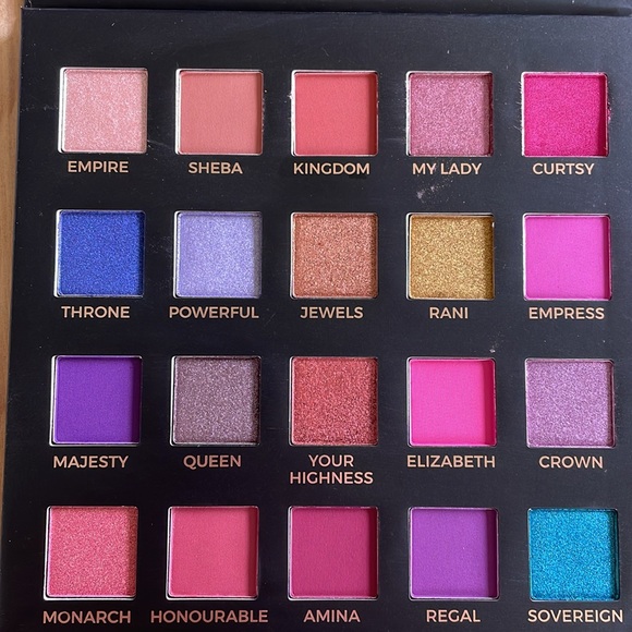 The Queen by Eloise Eyeshadow Palette - Picture 5 of 5